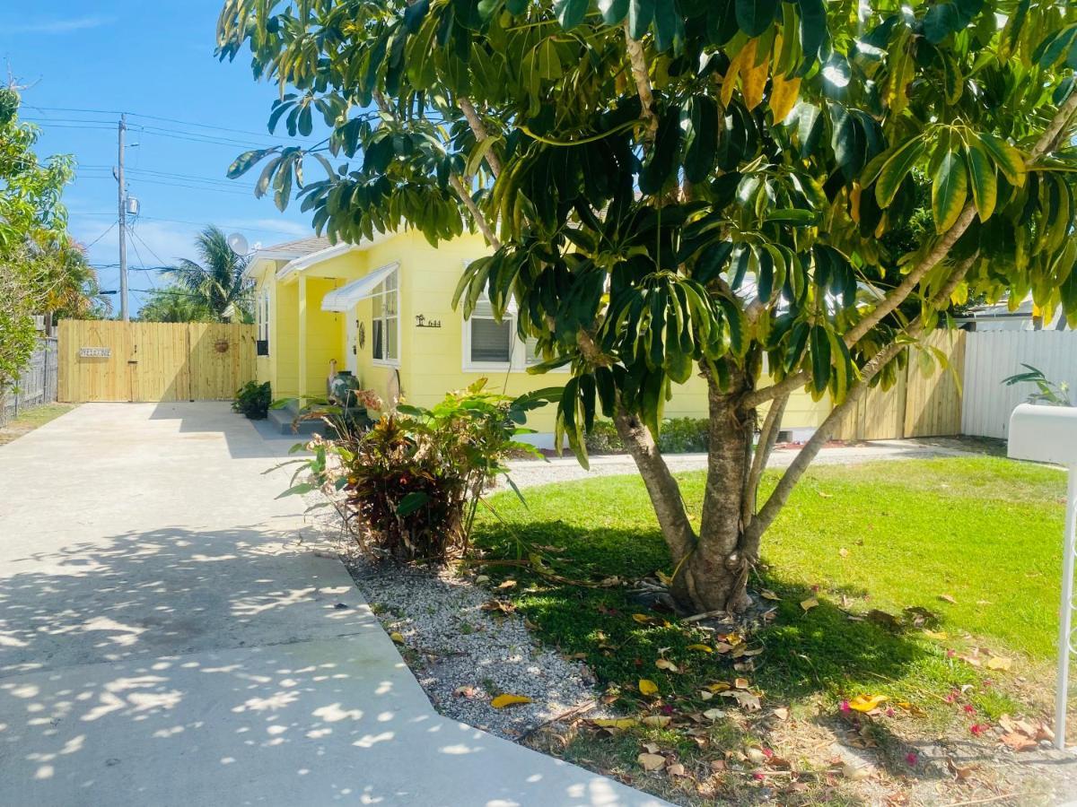 Key West Style 2 Bedroom House Fenced Backyard Patio Grill Firepit! Long Driveway For Boat Parking 10 Min To Delray Beach!!! Лейк Уърт Екстериор снимка