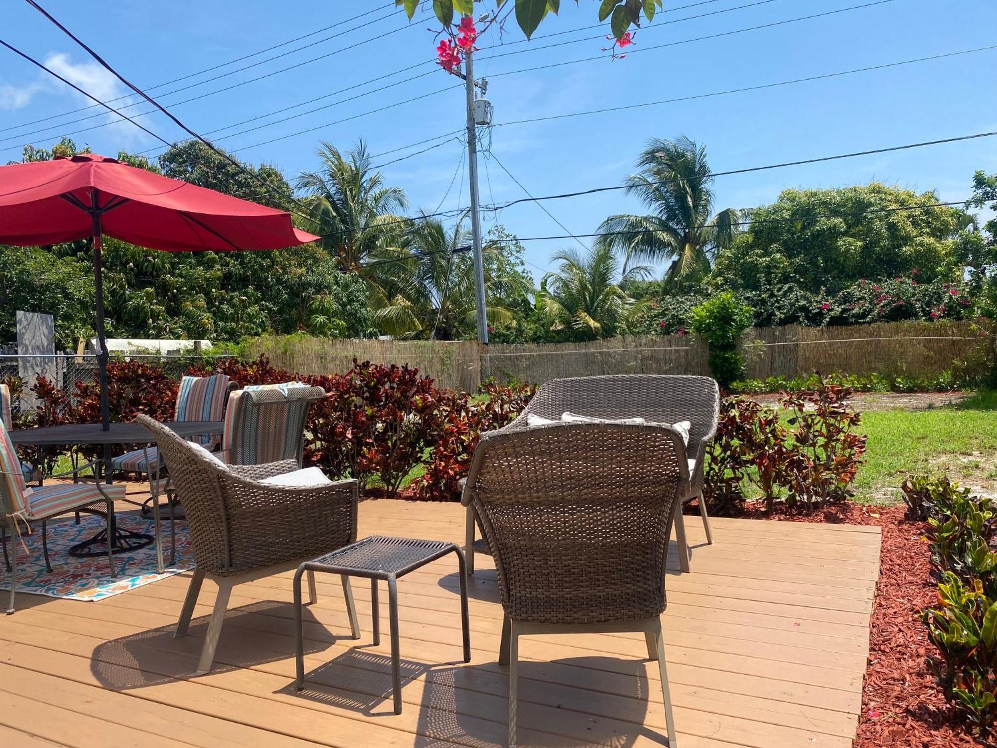 Key West Style 2 Bedroom House Fenced Backyard Patio Grill Firepit! Long Driveway For Boat Parking 10 Min To Delray Beach!!! Лейк Уърт Екстериор снимка