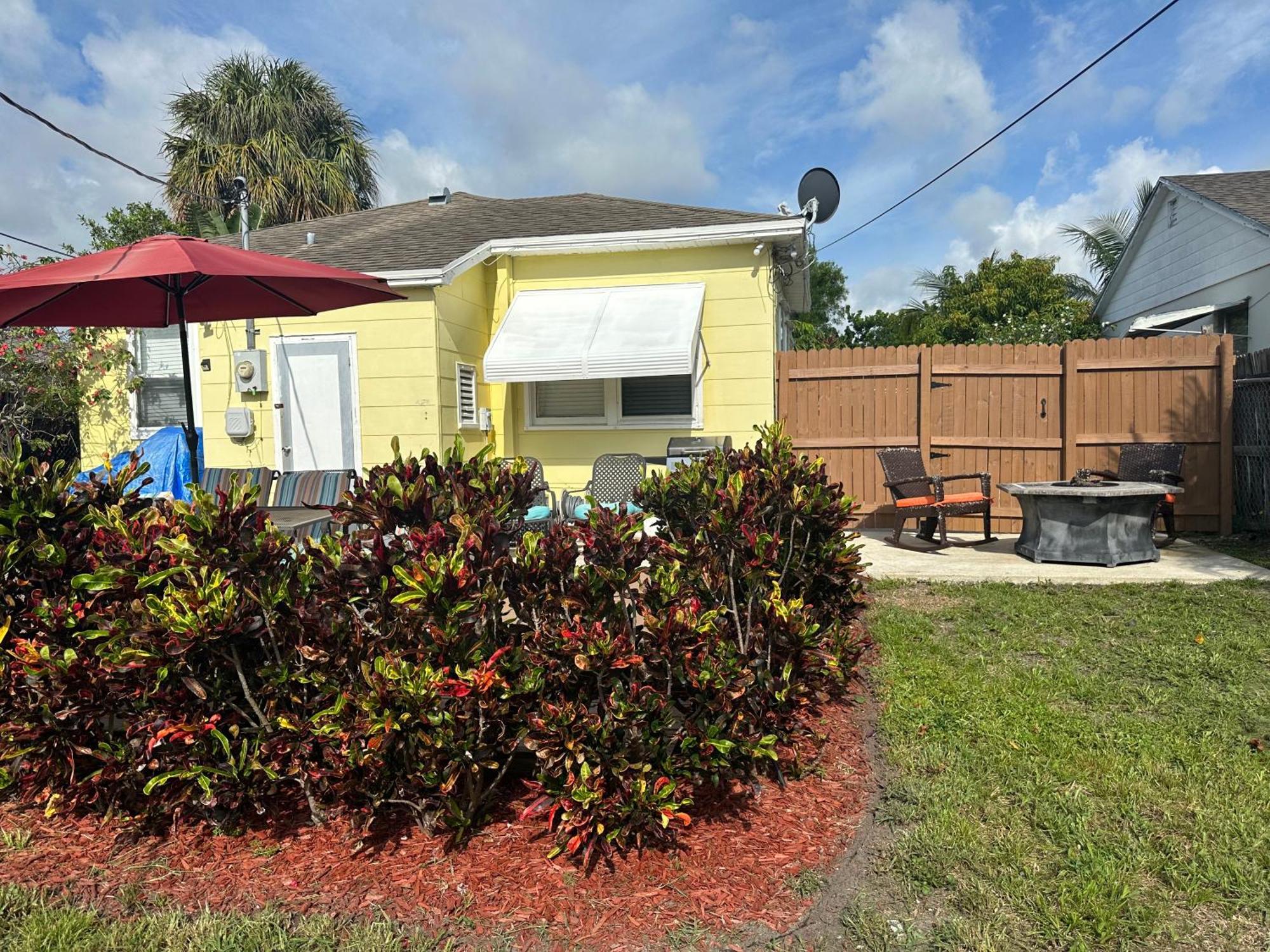 Key West Style 2 Bedroom House Fenced Backyard Patio Grill Firepit! Long Driveway For Boat Parking 10 Min To Delray Beach!!! Лейк Уърт Екстериор снимка